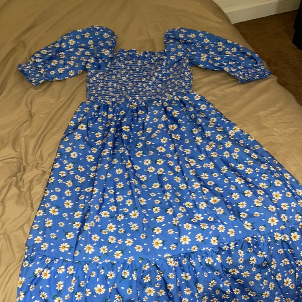 Cute flower blue dress!